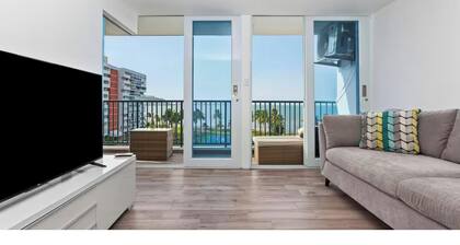 Delightful Panoramic View at Marina's Getaway 2