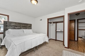 3 bedrooms, desk, free WiFi, wheelchair access