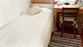 4 bedrooms, iron/ironing board, free WiFi