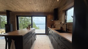 Kaffetrakter/tekoker, kjøleskap, mikrobølgeovn og ovn