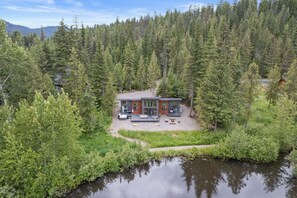 Exterior - Luby Lodge - Modern Luxury Home with a Hot Tub (Priest Lake)