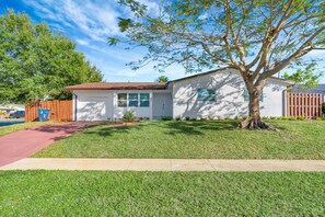 Exterior - Tulum Vibes House.
Perfect for relaxation and entertaining. (Jupiter)