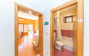 Shower - Nice apartment in Makarska with WiFi (Makarska)