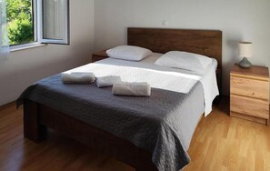 2 chambres, fer et planche à repasser, lit parapluie, Wi-Fi gratuit