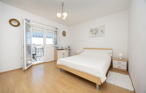 2 Schlafzimmer, Bügeleisen/Bügelbrett, kostenloses WLAN