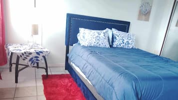 3 habitaciones, tabla de planchar con plancha, wifi y ropa de cama