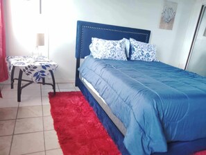 3 bedrooms, iron/ironing board, WiFi, bed sheets