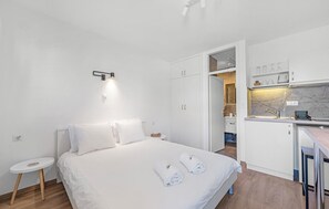 1 bedroom, iron/ironing board, free WiFi