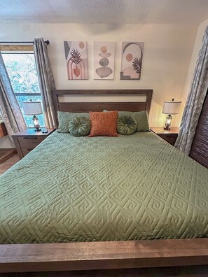 5 bedrooms, free WiFi, bed sheets