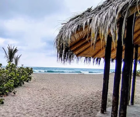 Beach. La Villa Playera.