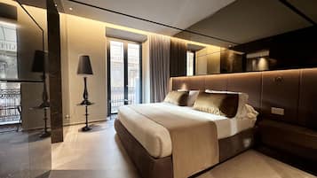 Camera King con Vasca Idromassaggio | 客房内保险箱、遮光窗帘、隔音、熨斗/熨板