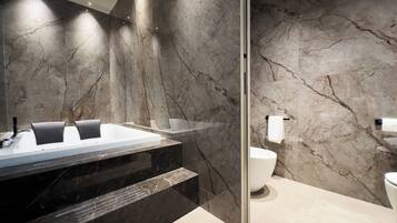 Camera Queen con Vasca Idromassaggio | Bathroom