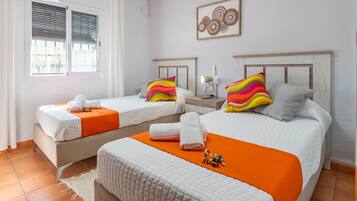 3 soverom, strykejern/-brett, wi-fi (inkludert) og sengetøy