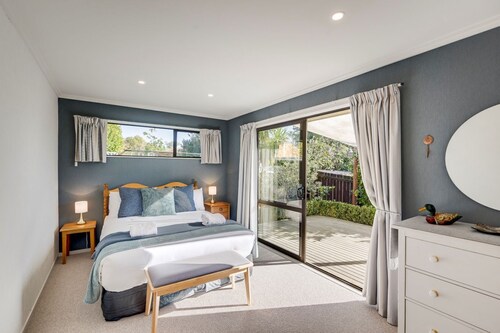 Village Close - Havelock North