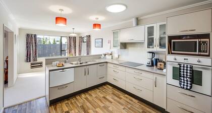 Village Close - Havelock North