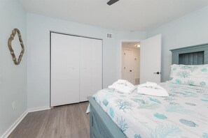 2 chambres, fer et planche à repasser, Wi-Fi, draps fournis