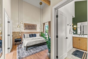 3 Schlafzimmer, Schreibtisch, Bügeleisen/Bügelbrett, kostenloses WLAN