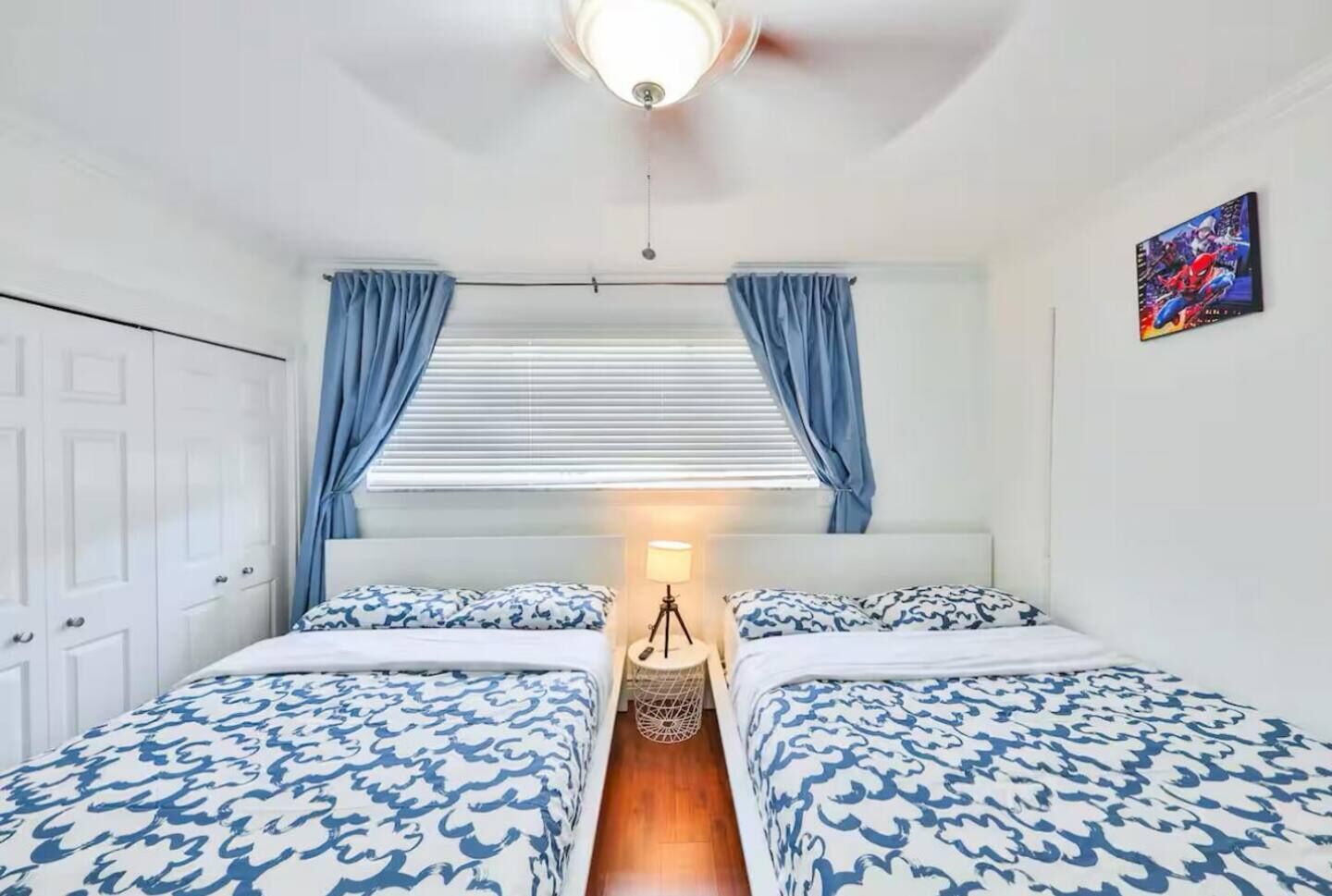 3 bedrooms, desk, iron/ironing board, travel cot