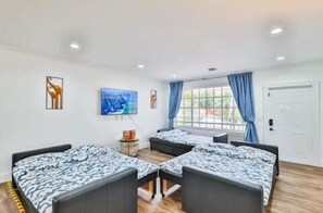 3 makuuhuonetta, silitysrauta/-lauta, vauvan matkasänky, ilmainen Wi-Fi