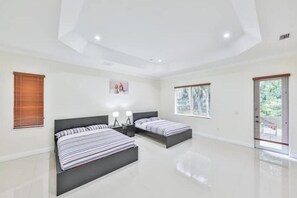 5 chambres, fer et planche Ă repasser, Wi-Fi, draps fournis