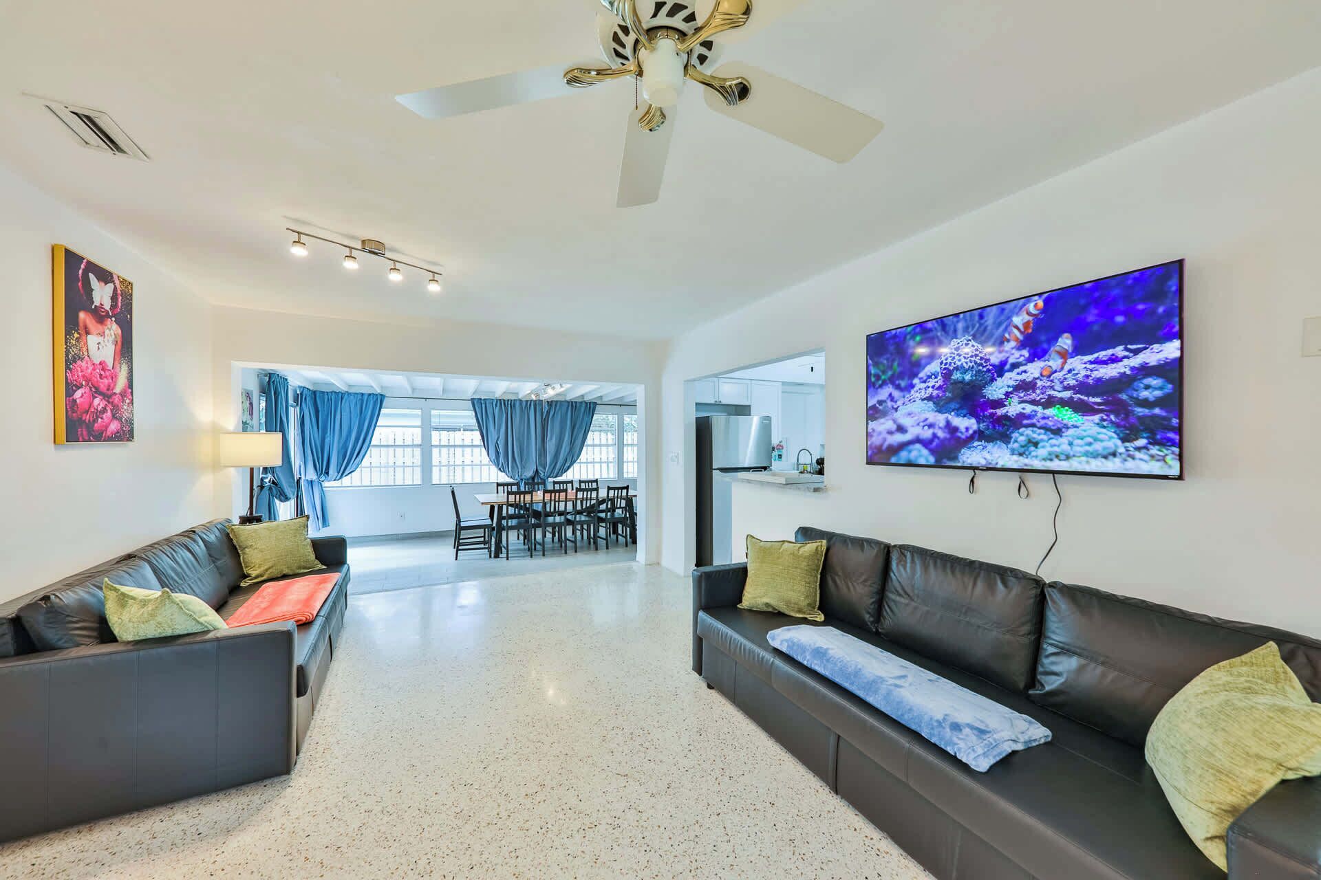 Smart-TV, peis og kontorer