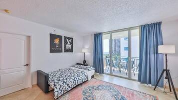 3 bedrooms, desk, iron/ironing board, travel crib