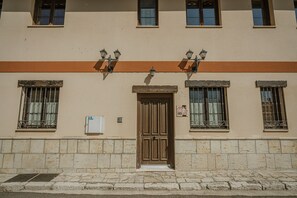 Exterior detail - Apartment 'Y Corte Turismo Rural' with Wi-Fi (Ampudia)