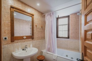 Shower, towels