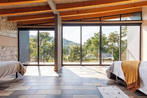 3 dormitorios, tabla de planchar con plancha, wifi gratis y ropa de cama