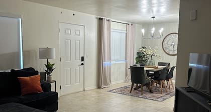 Charming, CLEAN 3-bedroom house with AC, WiFi in Great Location