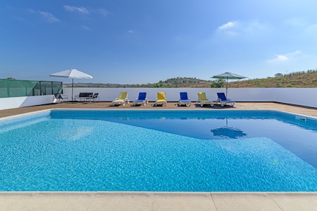 Pool. Villa 'Tamanqueira' with Mountain View, Wi-Fi and Air Conditioning