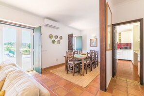 Dining - Villa 'Tamanqueira' with Mountain View, Wi-Fi and Air Conditioning (Taliscas)