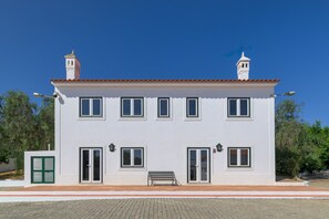 Exterior - Villa 'Tamanqueira' with Mountain View, Wi-Fi and Air Conditioning (Taliscas)