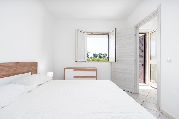 2 bedrooms, bed sheets