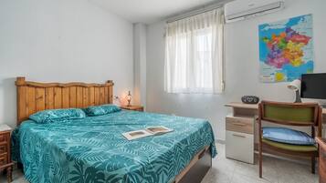 2 slaapkamers, een strijkplank/strijkijzer, gratis wifi, beddengoed