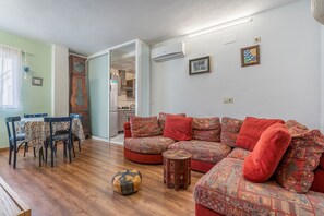 TV - Apartment 'Granada David' with Shared Terrace, Wi-Fi and Air Conditioning (Granada)