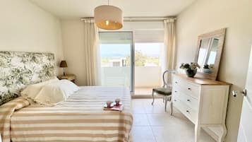 3 bedrooms, free WiFi, bed sheets