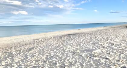 Holiday Home 'Lopimar Playa Malvarrosa' with Mountain View, Wi-Fi and Air Conditioning