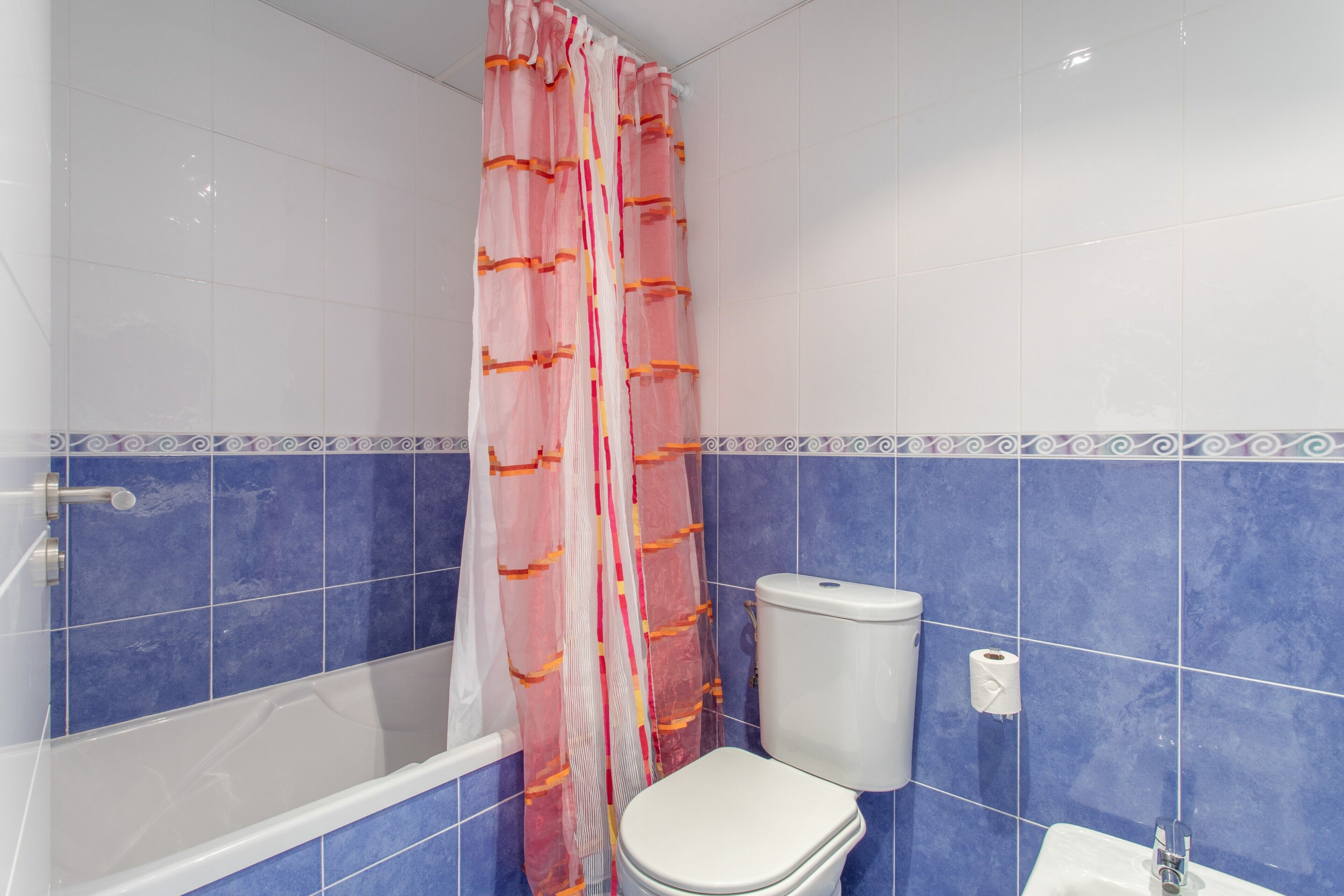 Een douche, handdoeken