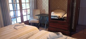 6 slaapkamers, een strijkplank/strijkijzer, gratis wifi, beddengoed