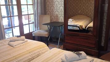 2 bedrooms, free WiFi, bed sheets