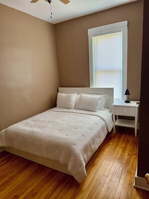 2 bedrooms, iron/ironing board, free WiFi