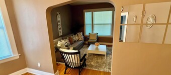 Warm & Inviting Fresh 2BR With All Essentials Central St.Paul Stay