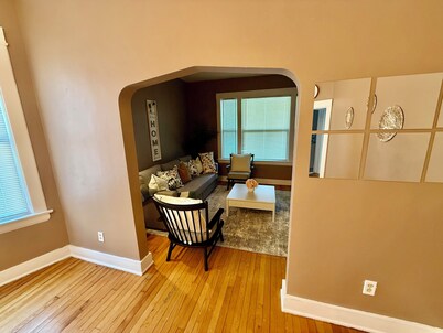 Warm & Inviting Fresh 2BR With All Essentials Central St.Paul Stay