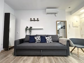 TV - Río Manzanares II - 1-Bedroom Apartment (Madrid)