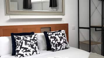 1 bedroom, iron/ironing board, internet, bed sheets