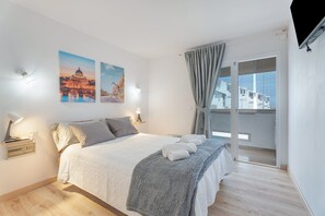 2 chambres, fer et planche à repasser, Wi-Fi gratuit, draps fournis