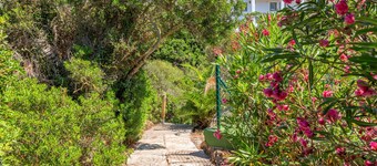 Apartment 'Biniforcat 28' with Garden View, Wi-Fi and Air Conditioning