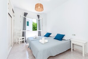 2 bedrooms, iron/ironing board, free WiFi, bed sheets