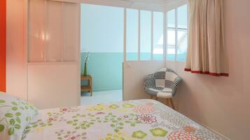 2 slaapkamers, een strijkplank/strijkijzer, gratis wifi, beddengoed